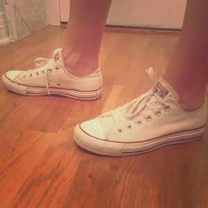 Converse Chuck Taylors white